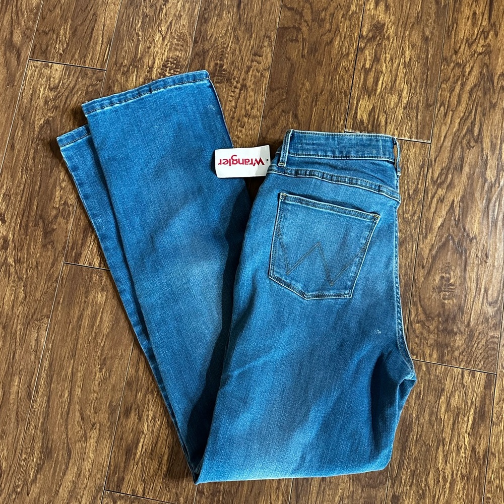NWT High-rise Straight Leg Wranglers